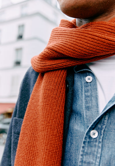 écharpe en laine loom terracotta homme détail