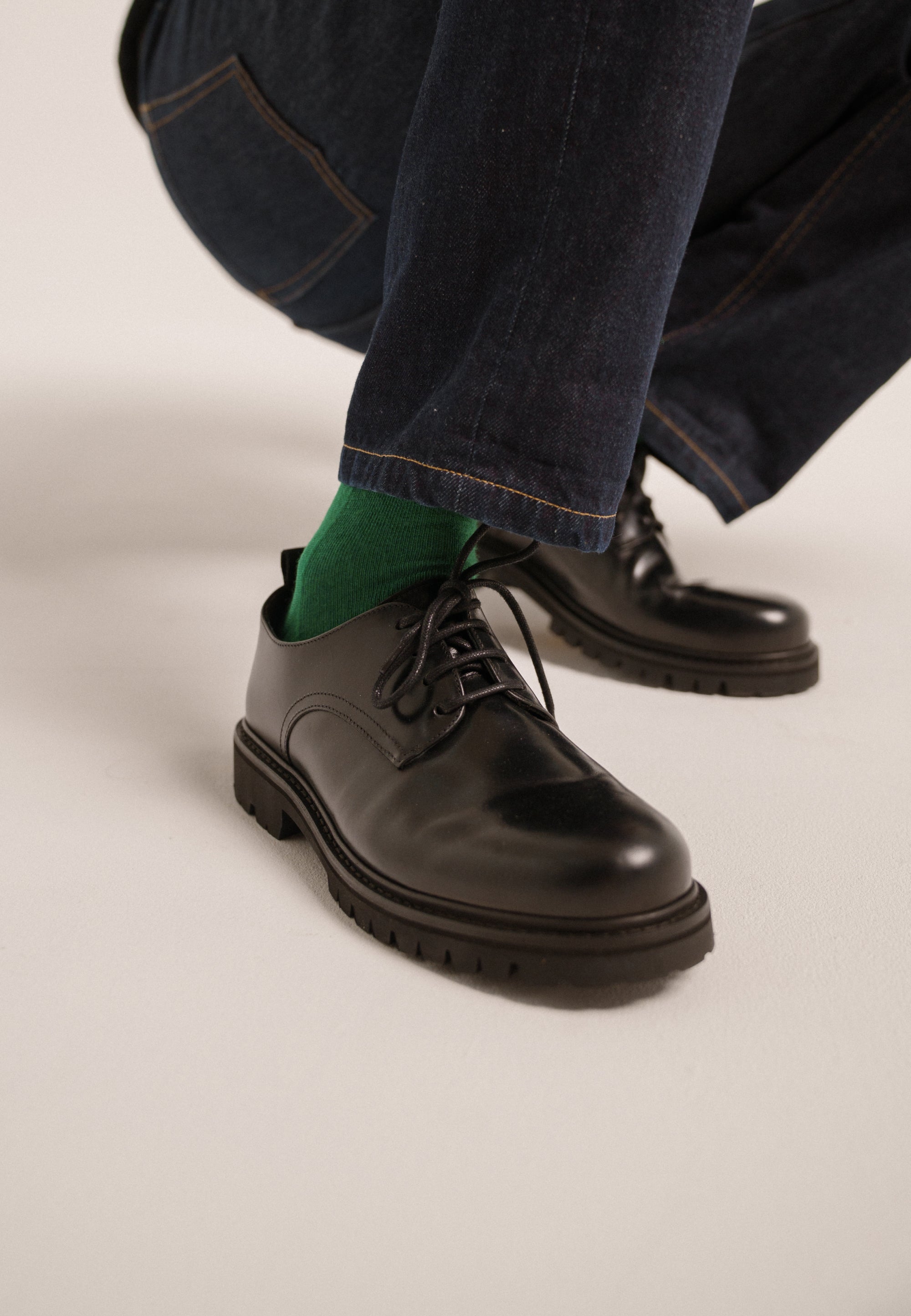 les derbies en cuir loom noir main