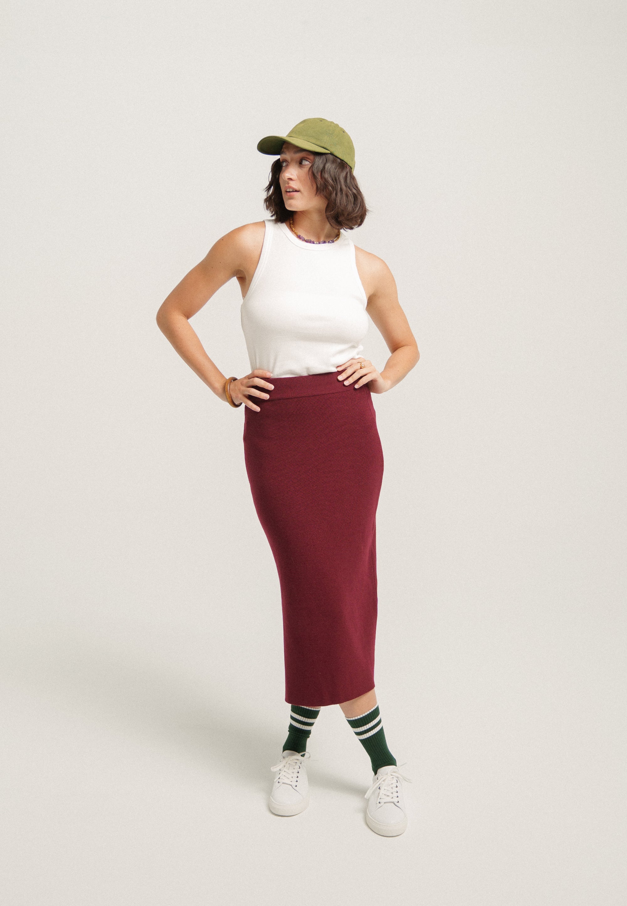 jupe longue en maille coton bio aubergine détail main