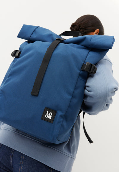 sac à dos solide loom Bleu Cobalt main