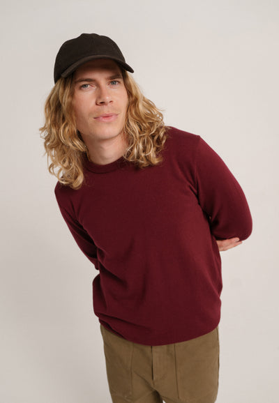 le pull fin coton laine bio loom aubergine main