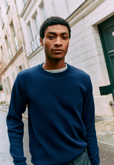pull texturé coton bio loom bleu marine face main