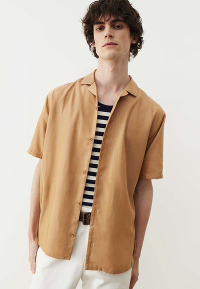 la chemisette en tencel Camel clair main