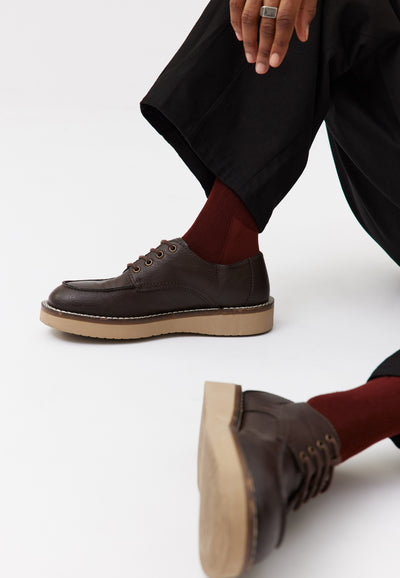 les chaussettes en coton bio bordeaux portées