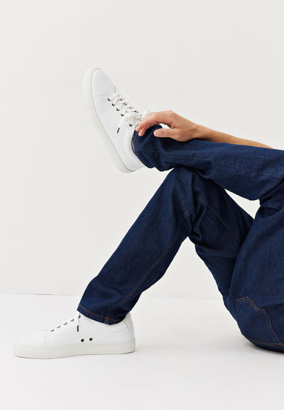 le jean coton bio bleu foncé détail jambes