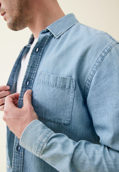 chemise en jean coton bio loom bleu clair détail tissu