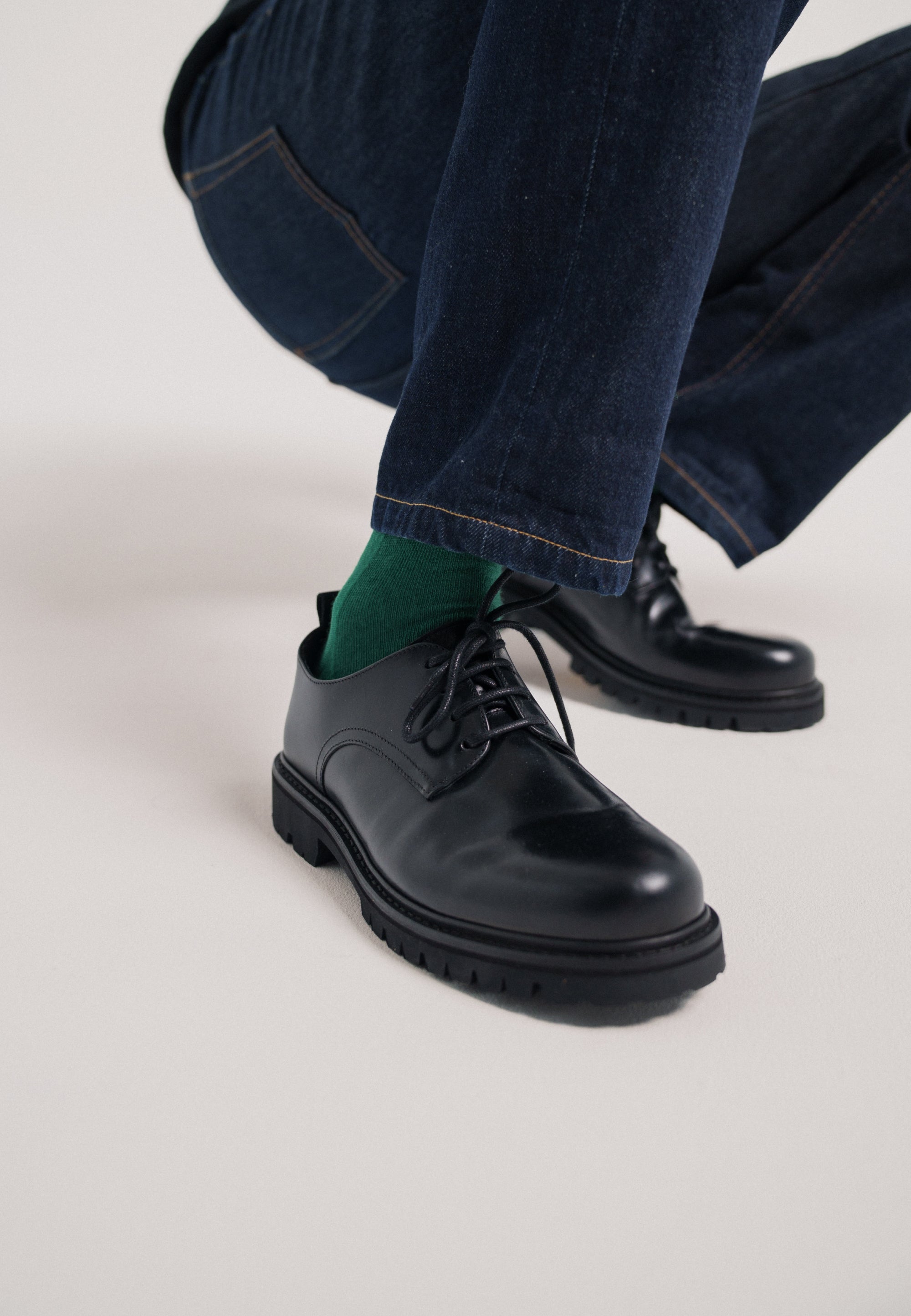 les derbies en cuir loom noir main