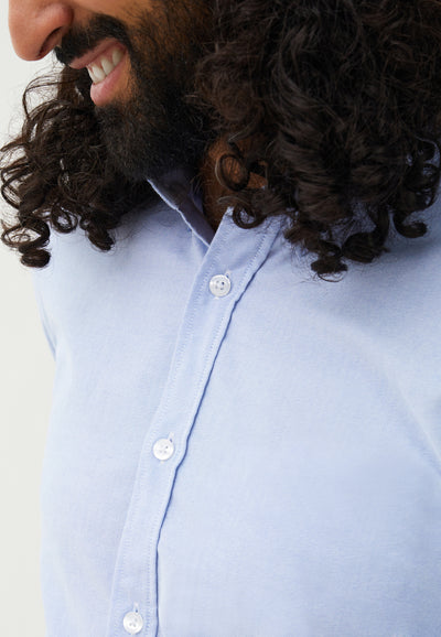 chemise oxford sans poche loom bleu ciel détail poitrine