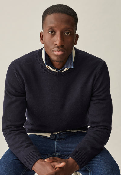 pull épais loom bleu marine face main