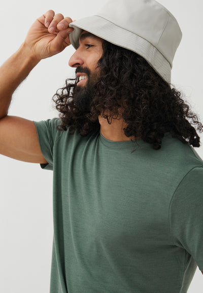 t-shirt mérinos loom vert d'eau profil main
