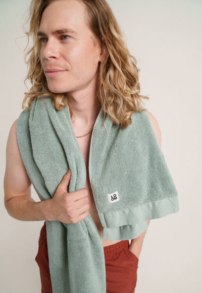 serviette de bain coton bio loom vert d'eau face