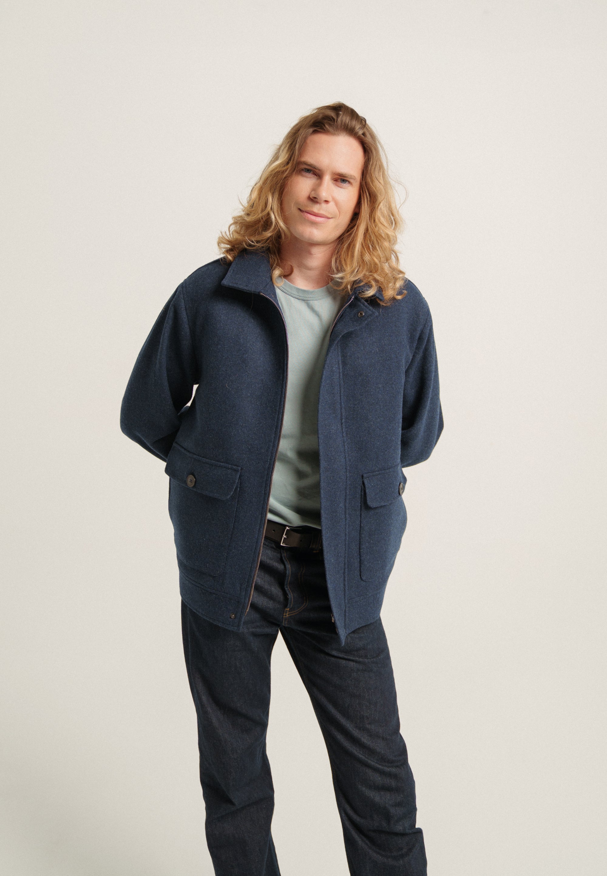 le blouson en laine loom bleu marine main