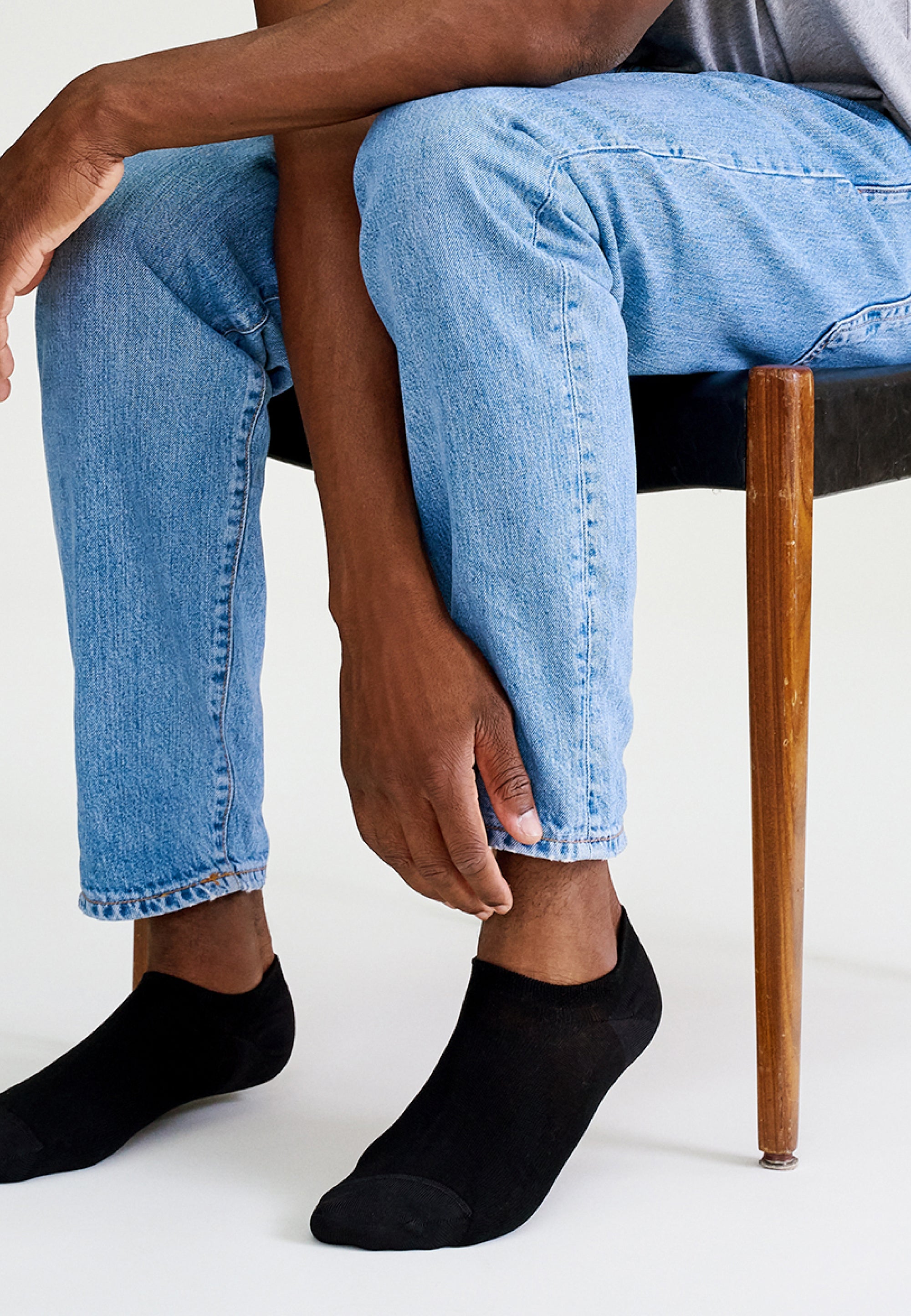 socquettes coton homme loom noir-1 main