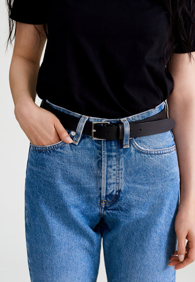 ceinture fine femme loom noir détail 2 main