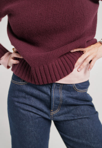 pull col montant coton bio made in france aubergine détail bord côte