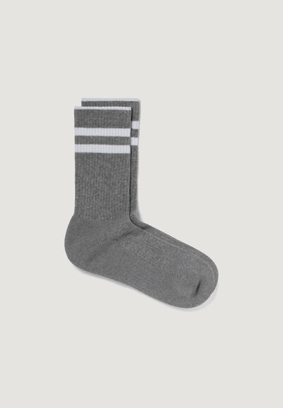 chaussettes côtelées gris côté