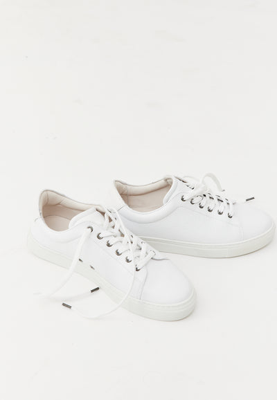 baskets loom blanc nature morte 2 main