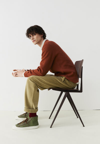 pull texturé terracotta assis