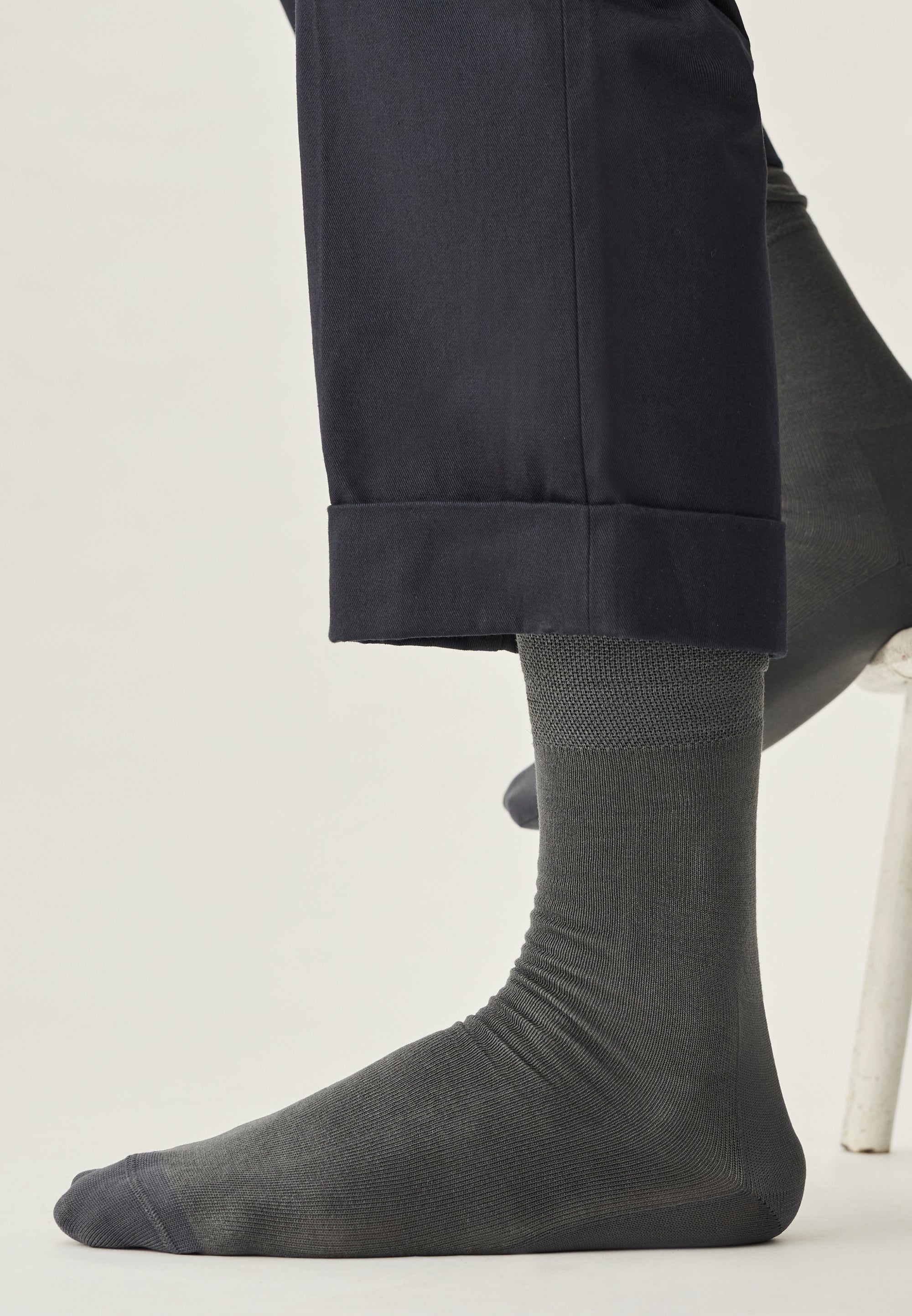 chaussettes coton gris ardoise-3 main
