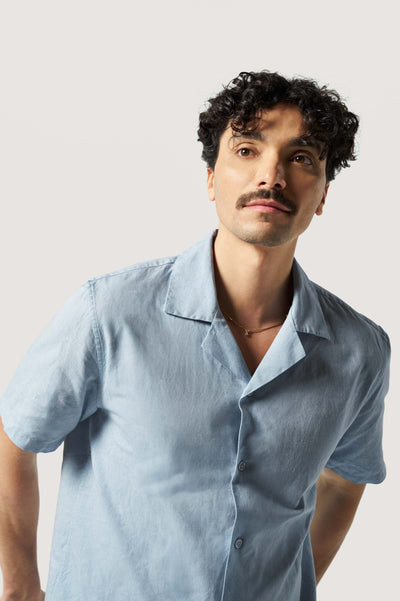 chemise manches courtes bleu clair face