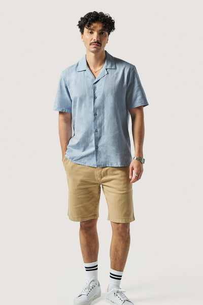 chemise manches courtes bleu clair face silhouette