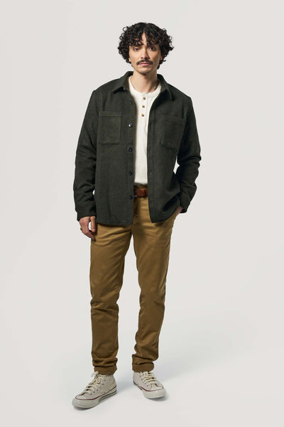 chino loom beige en pied silhouette