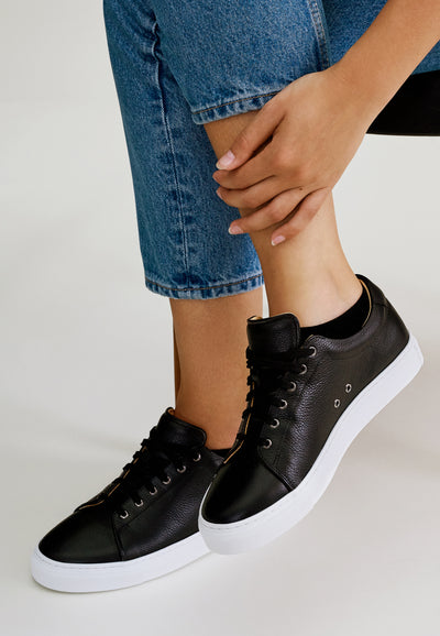 socquettes coton femme loom noir-1 main