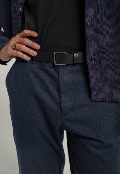 pantalon en flanelle bio loom bleu marine détail ceinture main