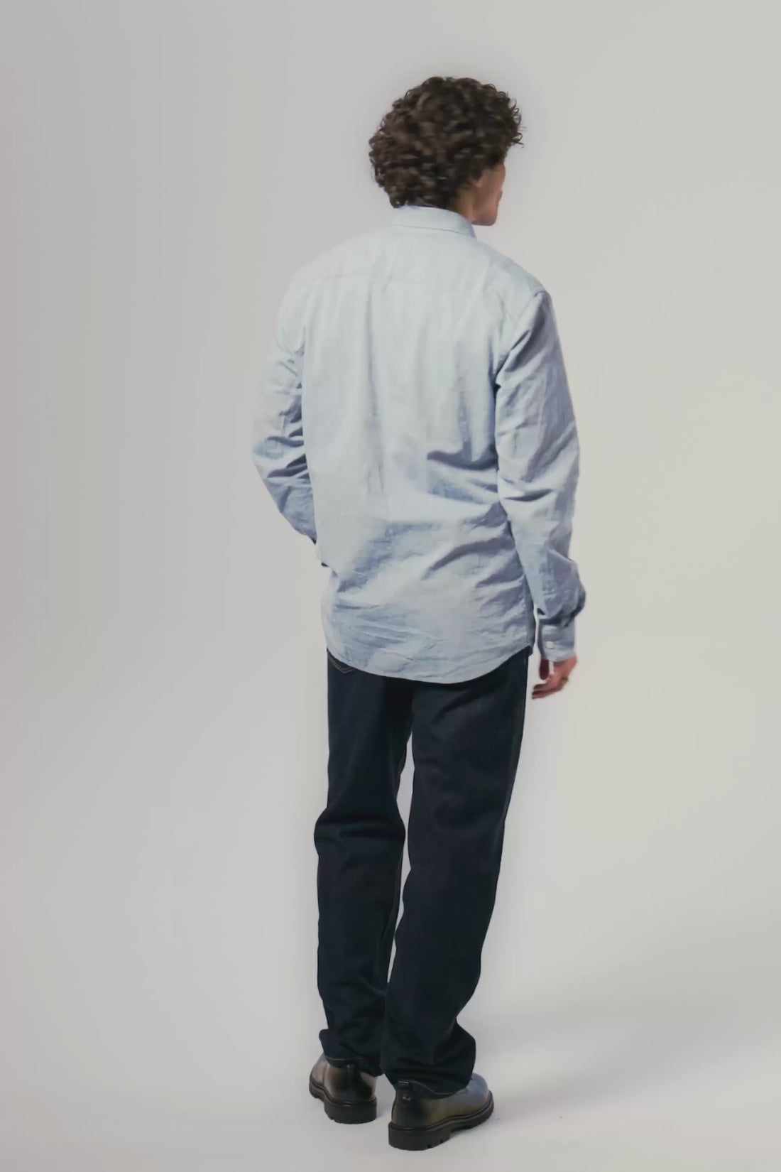 chemise coton lin bleu clair silhouette