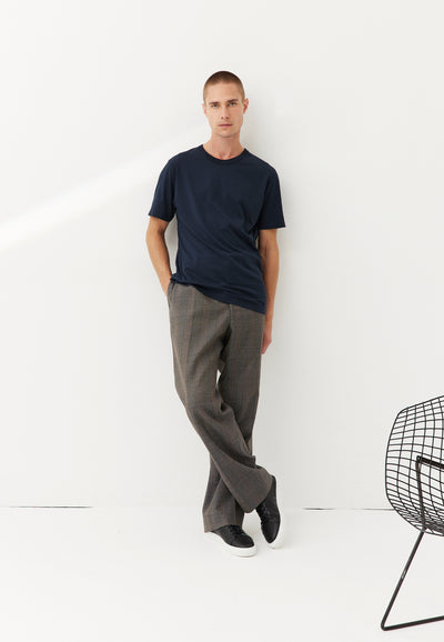 t-shirt coton bio loom bleu marine en pied