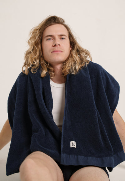 serviette de bain coton bio loom bleu marine face main