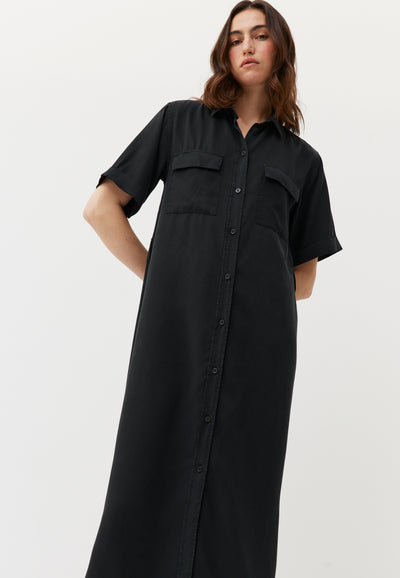 robe chemise tencel loom noir en pied 2