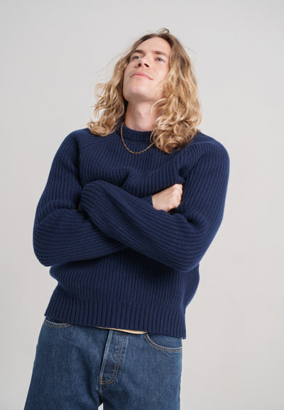 pull cotelé en laine bio loom bleu marine main